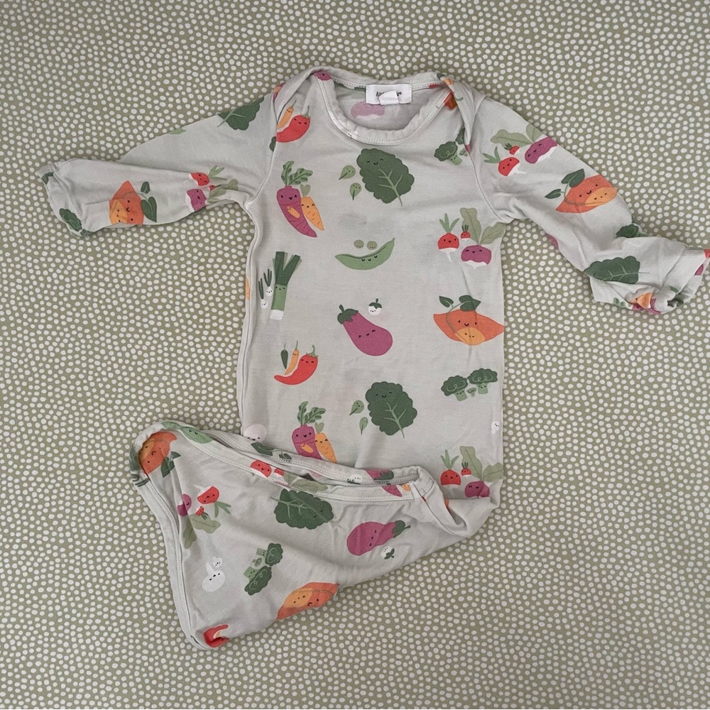 Angel Dear Veggie Family Knotted Gown Sz 0-3